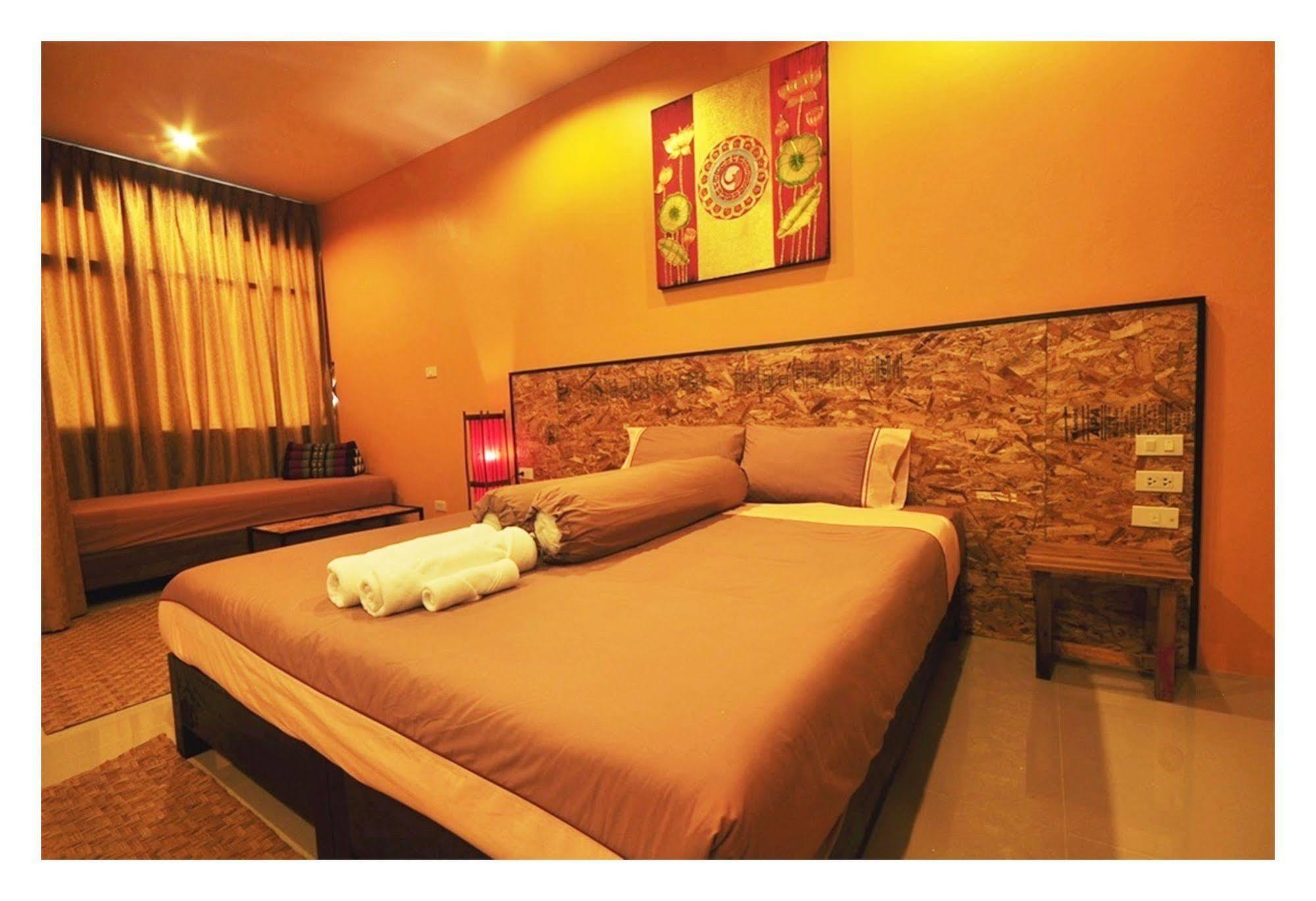 The Bedroom Nai Harn Beach Bagian luar foto