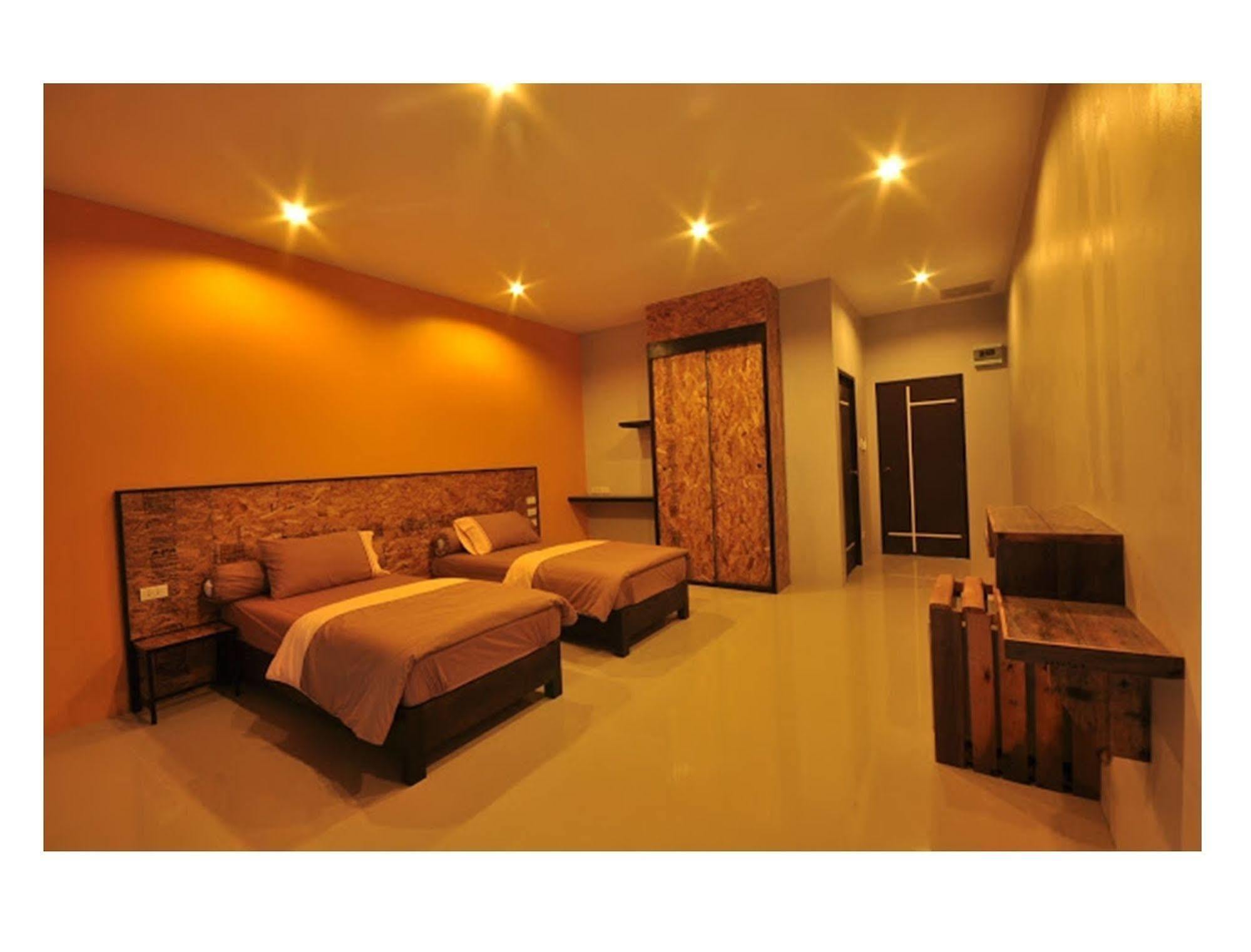 The Bedroom Nai Harn Beach Bagian luar foto